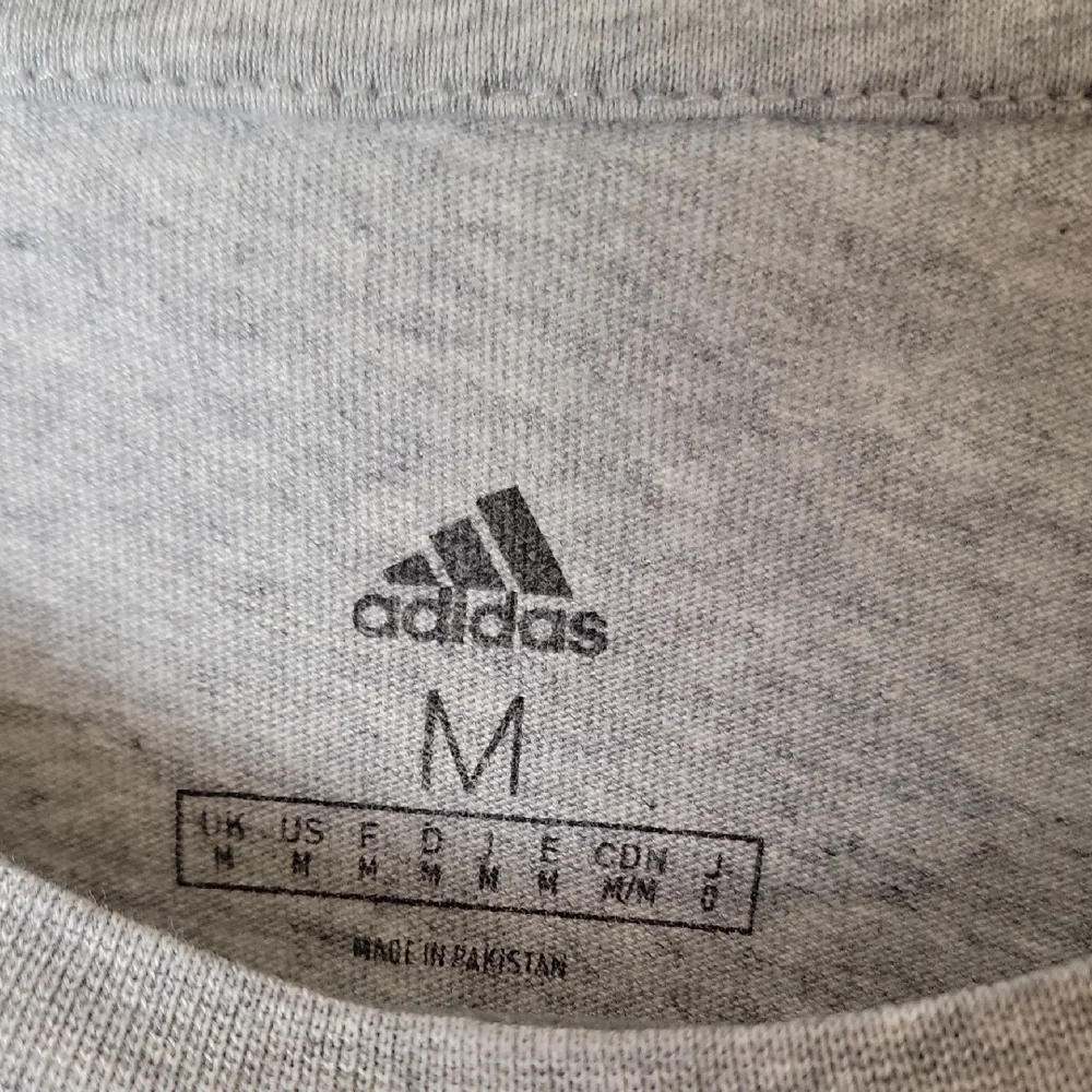 Sale Adidas Men's Gray T-Shirt